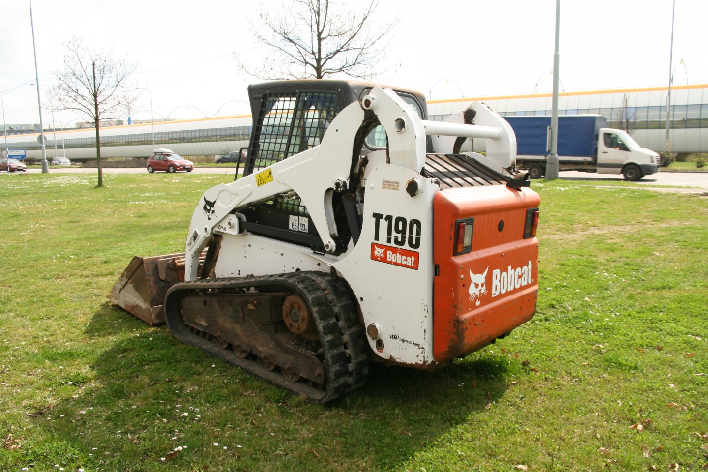 BOBCAT T 190 smykový nakladač