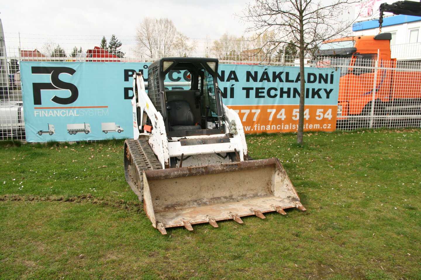 BOBCAT T 190 smykový nakladač